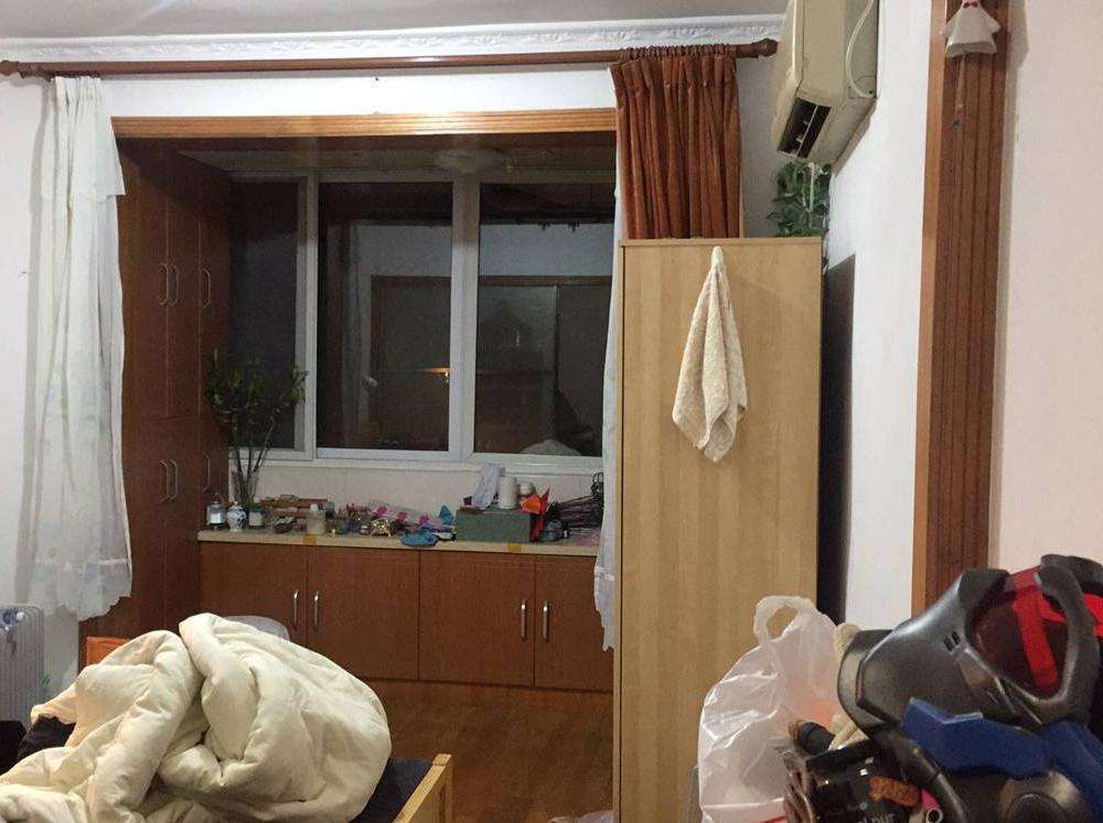 լ